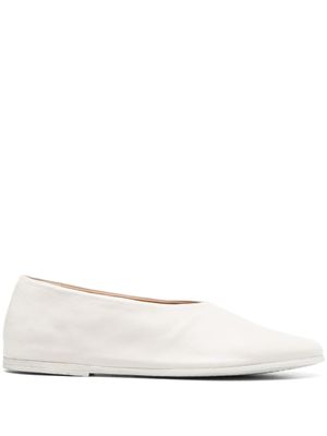 Marsèll ballerines en cuir à bout en amande - Blanc