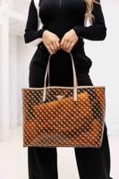 Guess Tuana Grote Tas Dames Bruin - Kleur: Bruin | Soccerfanshop Guess Tuana Grote Tas Dames Bruin - Kleur: Bruin | Soccerfanshop