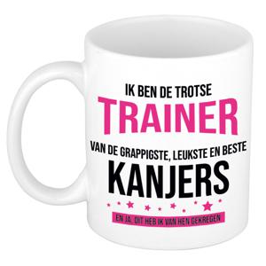 Cadeau koffie/thee mok voor trainer/coach - roze - trotse trainer - keramiek - 300 ml