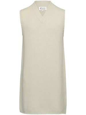 Maison Margiela robe sans manches à col v - Gris
