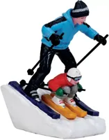 Lemax coming through kerstdorp figuur type 3 Vail Village 2017