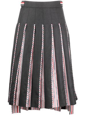 Thom Browne jupe mi-longue plissée à imprimé graphique - Gris