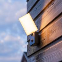 Selby - LED Wandlamp met sensor - 10 Watt 780 Lumen - Bewegingssensor en schemerschakelaar - 3000K warm wit licht - zwart