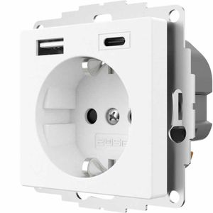 Stopcontact met USB en USBC poort 15W 3A glanzend wit RAL9010 voor een 40mm diepe doos