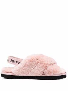 Calvin Klein sandales en fourrure artificielle à bout ouvert - Rose