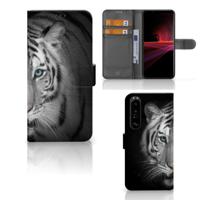 Sony Xperia 1 III | Telefoonhoesje | Met pasjeshouder | Tijger