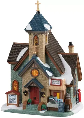 Lemax st. patrick&apos;s food pantry & soup kitchen verlichte kerk Caddington Village 2021