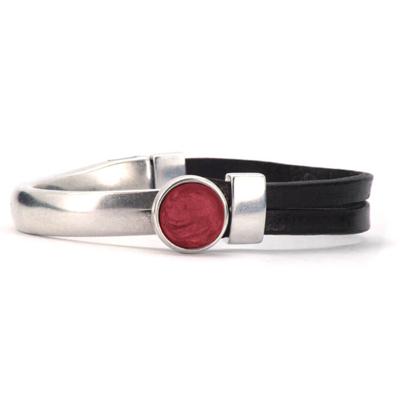 Qoss Zwarte Armband Gwen Rode Bol - Maat M
