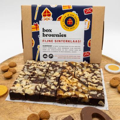 Brownie Gevulde Speculaas - 12 Brownies - Brievenbus Pakket - Box Brownies - Pure fair trade Belgische chocolade - Amandelspijs - Amandelschaafsel