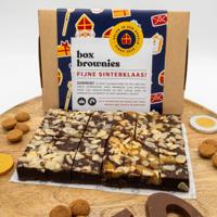 Brownie Gevulde Speculaas - 12 Brownies - Brievenbus Pakket - Box Brownies - Pure fair trade Belgische chocolade - Amandelspijs - Amandelschaafsel