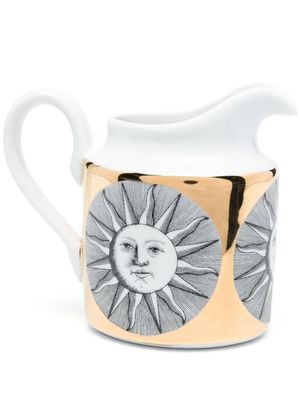 Fornasetti carafe lait à imprimé Soli - Blanc