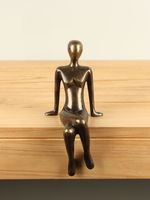 Bronzen beeld Vrouw relax - thumbnail