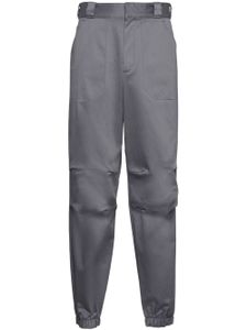 Prada pantalon droit à plaque logo - Gris