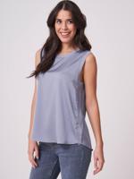 Elastische zijden top met ribgebreide details