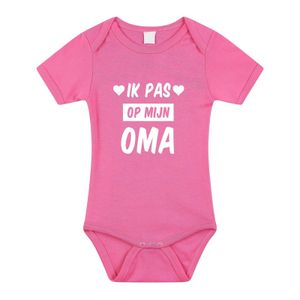 Ik pas op mijn oma cadeau baby rompertje roze voor meisjes