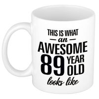 Awesome 89 year cadeau mok / verjaardag beker 300 ml - feest mokken - thumbnail