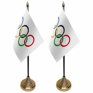 2x stuks olympische Spelen tafelvlaggetjes 10 x 15 cm met standaard