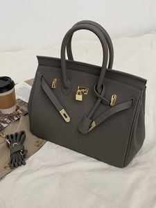 Large Capacity Twist Lock Handbag Crossbody Bag