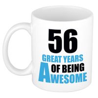 56 great years of being awesome cadeau mok / beker wit en blauw 56 great years of being awesome cadeau mok / beker wit en blauw