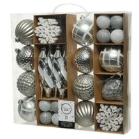 50x Zilveren kerstballen en figuur hangers 4-8-15 cm kunststof - thumbnail