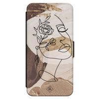 iPhone 15 Pro flipcase - Abstract gezicht bruin