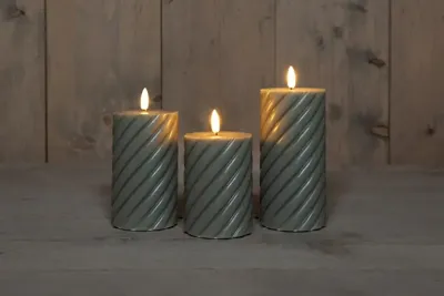 Anna's Collection LED buitenkaars 3d flame swirl 7.5 cm olijfgroen 3 stuks