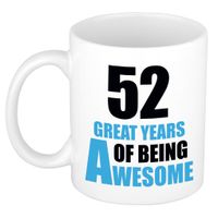 52 great years of being awesome cadeau mok / beker wit en blauw - thumbnail