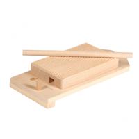 Houten plaat met basis en stop voor het rollen Gnocchi en Garganelli-pasta