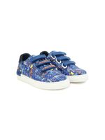 Marc Jacobs Kids baskets à effet taches de peinture - Bleu