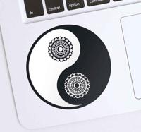 Kleine Ying Yang stickers voor laptop