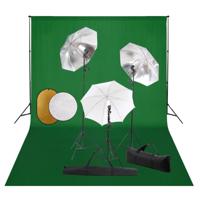 Fotostudioset met lampen, paraplu's, achtergrond en reflector