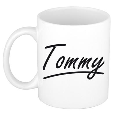 Tommy Naam koffiemok - beker - met sierlijke letters - wit - 300 ml - Cadeau - Heren Tommy Naam koffiemok - beker - met sierlijke letters - wit - 300 ml - Cadeau - Heren