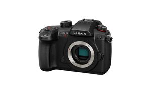 Panasonic Lumix GH5M2 SLR camerabody 20,33 MP Live MOS 5184 x 3888 Pixels Zwart