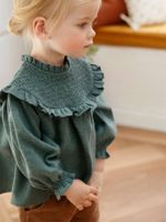 Babyblouse met smokwerk en bijpassende hoofdband groengrijs - thumbnail