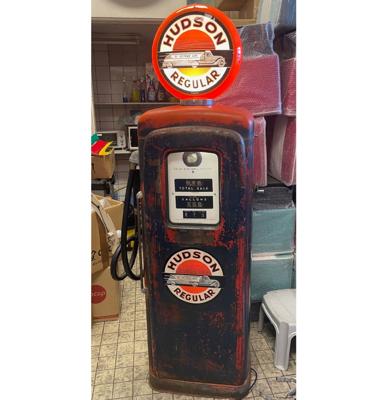 Martin & Schwartz Model 80 Benzinepomp 'Hudson' Met Prachtige Patina Martin & Schwartz Model 80 Benzinepomp 'Hudson' Met Prachtige Patina