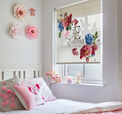 Bloemen initiaal rolgordijn gepersonaliseerd