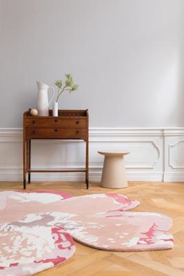 Ted Baker - Shaped Magnolia Light Pink 162302 - 150x150 cm Vloerkleed