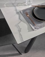 Kave Home Kave Home Theone, Theone uitschuifbare tafel in wit porselein en zwart stalen poten 160 (210) x 90 cm (mtk0172) - thumbnail