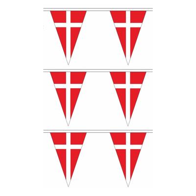 Denemarken vlaggetjes vlaggenlijn - 3x stuks - 5 meter - Deense versiering - Polyester - Feestartike