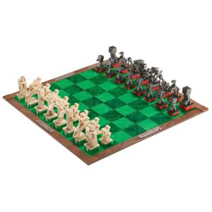 Noble Collection Noble Collection Minecraft Chess Set: Overworld Heroes vs. Hostile