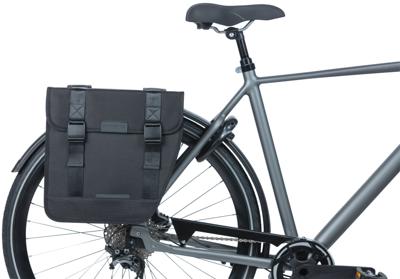 Basil tour dubbele fietstas - waterafstotend - 28l - zwart