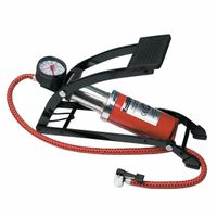 Voetpomp - rood - 5 bar - 1 cilinder - 600 mm luchtslang - manometer - inclusief 3 opzetstukken   -