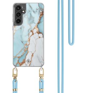 Samsung Galaxy S24 FE hoesje met blauw koord - Marmer lichtblauw