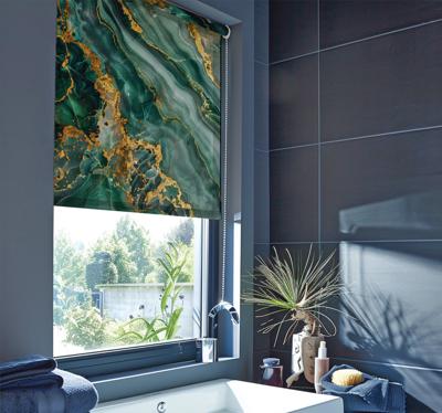 Luxe imitatie van groen marmer raambekleding badkamer