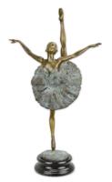 A BRONZE SCULPTURE OF A BALLERINA