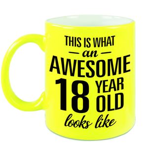 Awesome 18 year cadeau mok / beker neon geel 330 ml