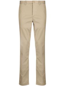 Lacoste pantalon slim à patch logo - Marron