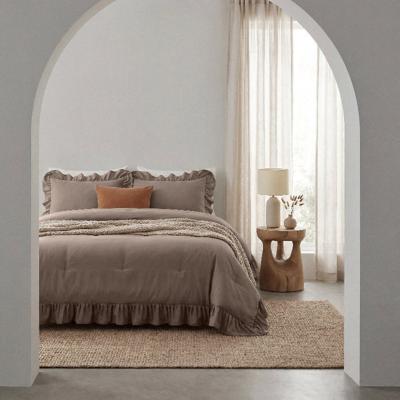 Wasbaar Lazy Dekbed Zonder Overtrek - Zonder Overtrek Ruffles - Taupe - Dekbed-Discounter.nl