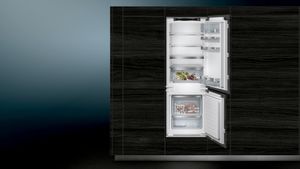 Siemens iQ500 KI77SADE0 koel-vriescombinatie Ingebouwd 231 l E Wit