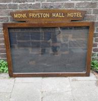 Monk Fryston Hall Hotel Vilten Informatiebord - Origineel Monk Fryston Hall Hotel Vilten Informatiebord - Origineel